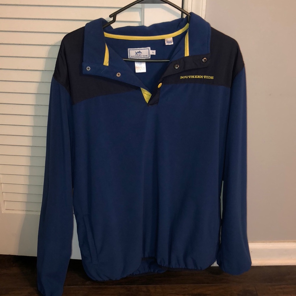 Men’s XL southern tide pullover.